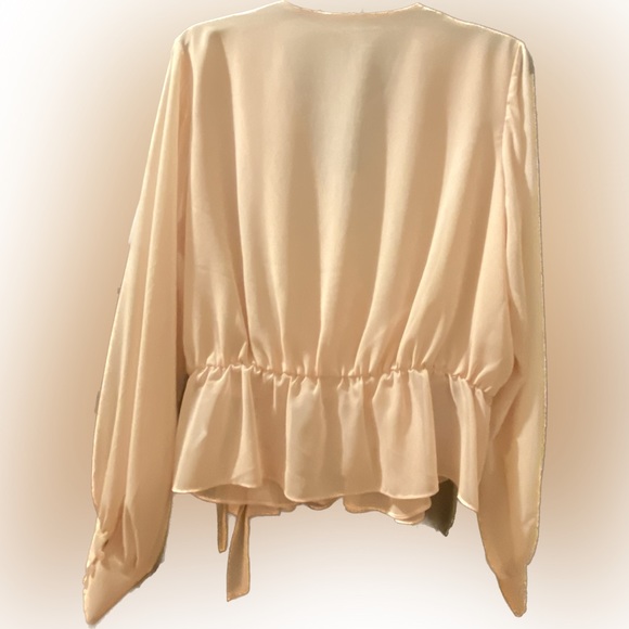 Express Blouse - Picture 2 of 4